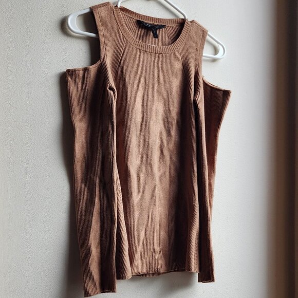 BCBG Camel Ribbed Cold Shoulder Jersey Size Small - Picture 3 of 8